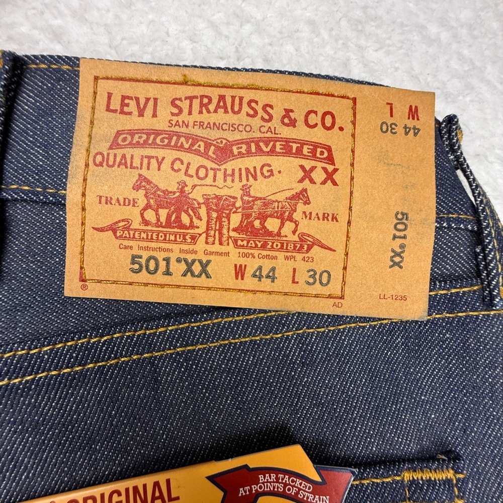 Levis 501xx Shrink-To-Fit Jeans Mens 44x30 Raw Indigo Rigid Denim 00501-0000 NEW - Picture 7 of 10